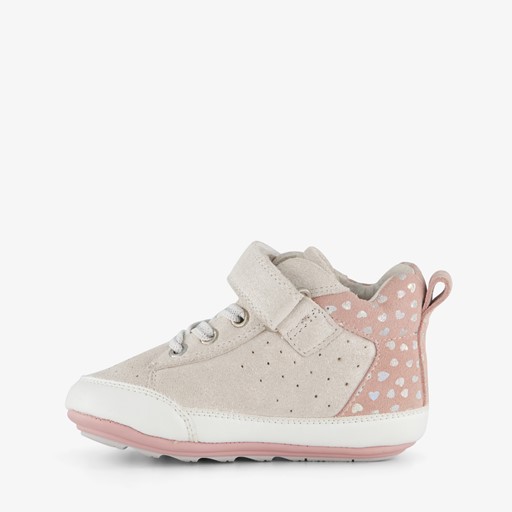 Leren babyschoenen met hartjes