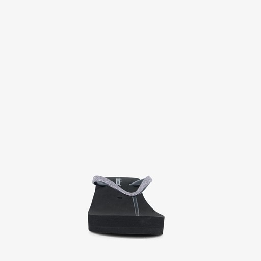 Dames teenslippers met sleehak