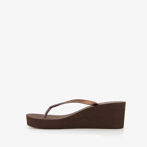 Dames teenslippers met sleehak bruin