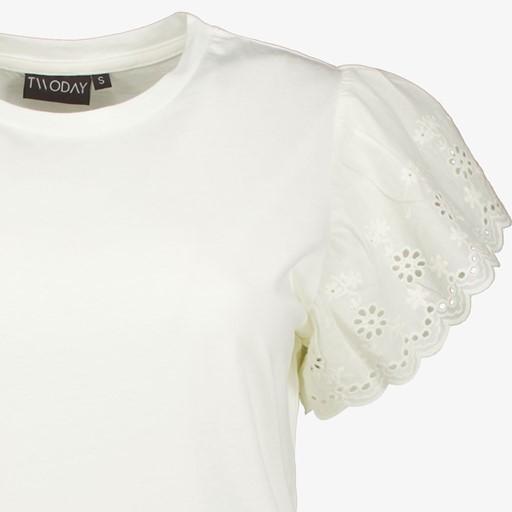 Dames T-shirt met broderie mouwtjes wit