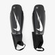 Charge Shinguards scheenbeschermers zwart wit