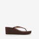 Dames teenslippers met sleehak bruin